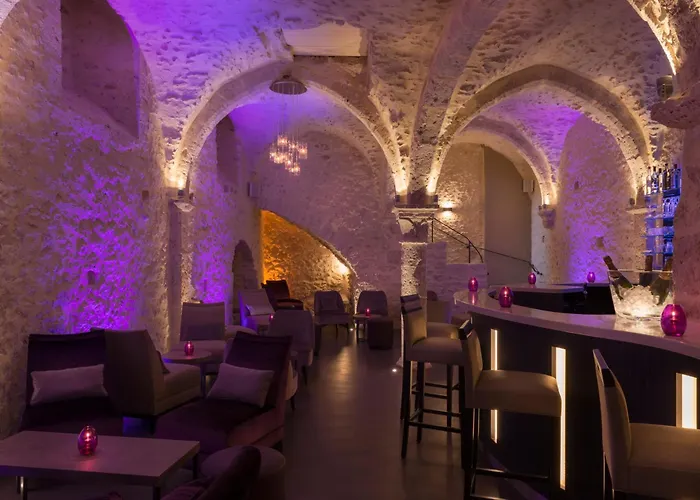 Hotel Aux Vieux Remparts